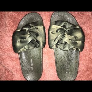 Steve Madden slides